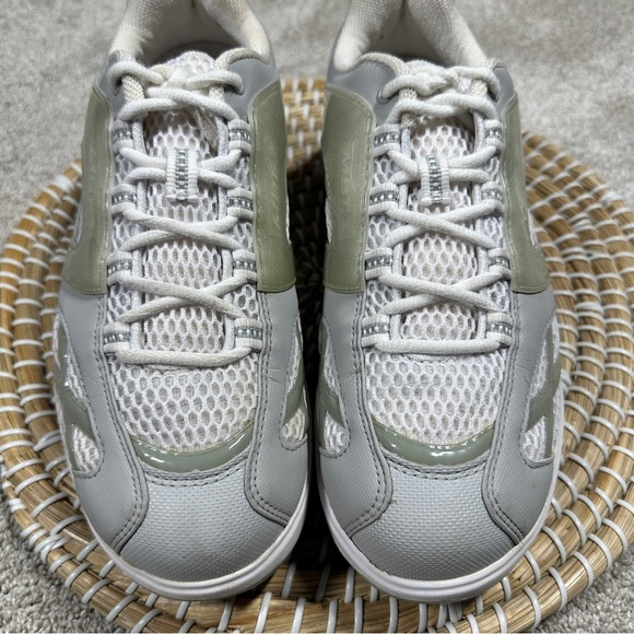 MBT Women’s M. Walk Silver Shoes Footwear Trainer Toning  US 9.5 7640124870375 A - Picture 2 of 13
